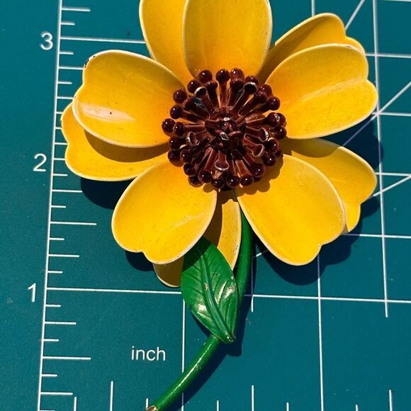 Mid century yellow brown green enamel floral large pin - Picture 4 of 7